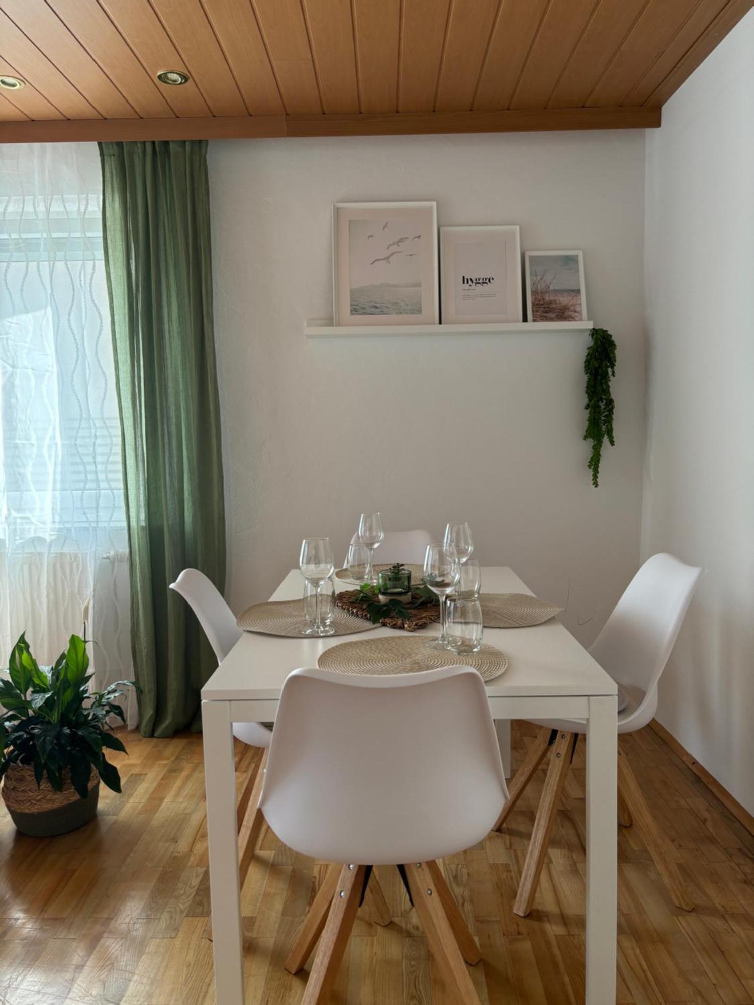 Wohnung See- Und Bergnaehe Gmunden Habitación foto